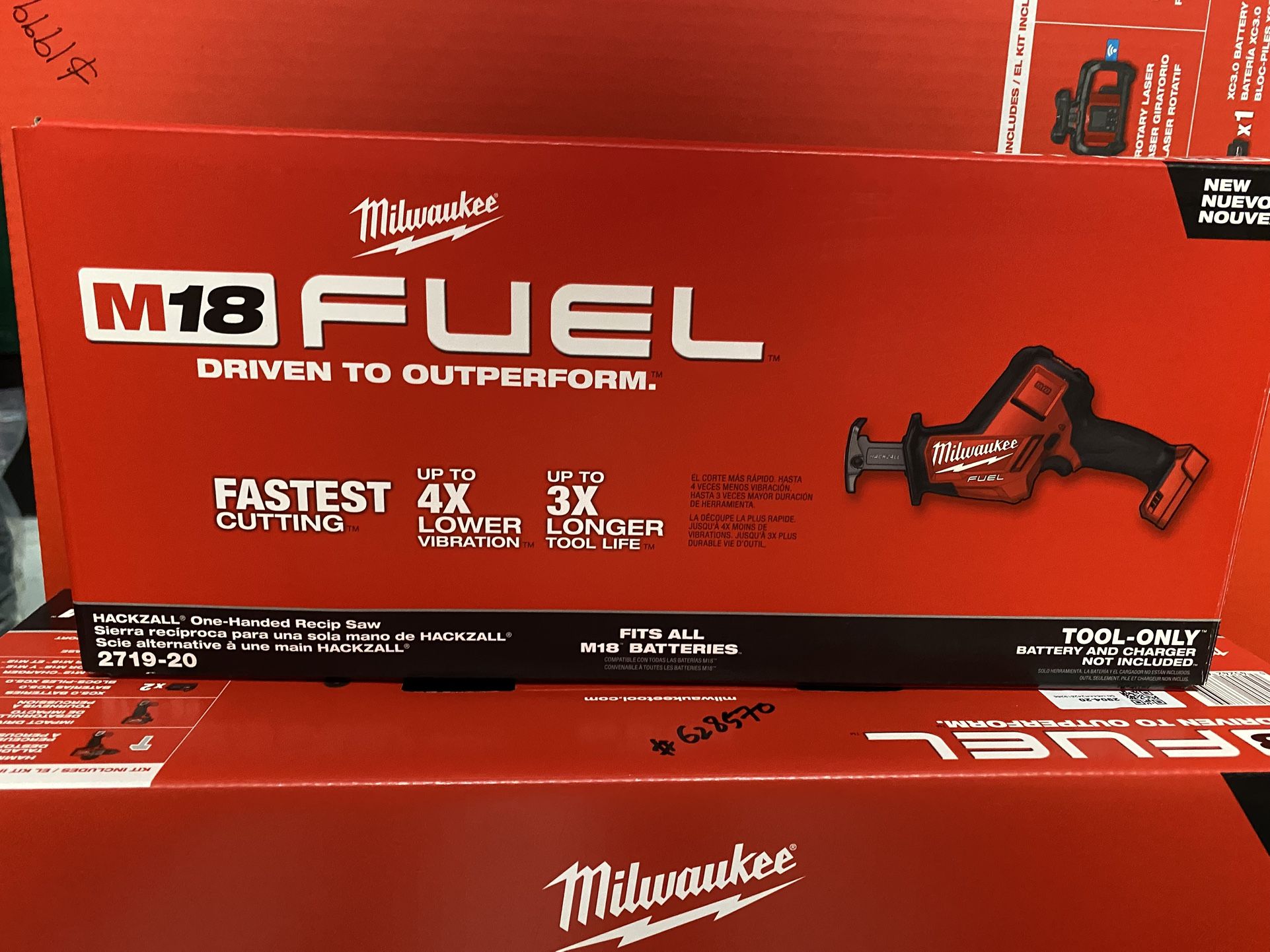 Milwaukee M18 Hackzall Akku-Schwingschleifer – Einhandbedienung, 18 V, Inklusive Akku, Ideal Für Schnelle Schnitte
