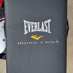 Everlast Martial Arts & Boxing Strike Shield Black