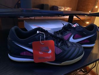 Supreme × Nike SB Gato “Black”