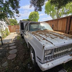 1981 Flatbed Stakebed Liftgate