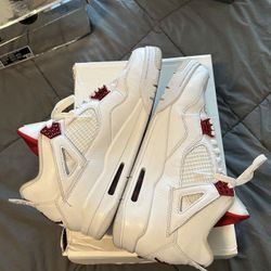 Jordan 4s {Metallic Red}🔴⚪️