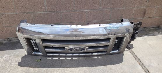 2008 - 2014 E150 E250 E350 E450 Grille and Driver headlight