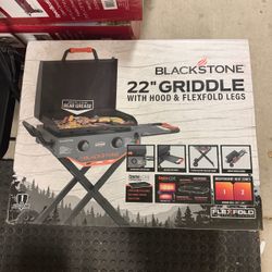 Blackstone 22" Griddle with Hood & Flexfold Legs