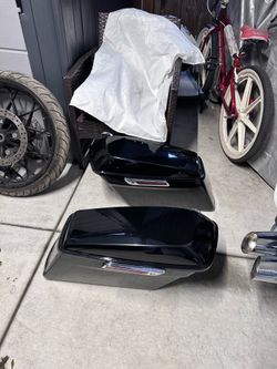 2020 Harley Davidson Roadglide Saddle Bags with Key