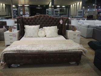 Leather Tufted King Bed — Whittemore-Sherrill (Brown Leather)