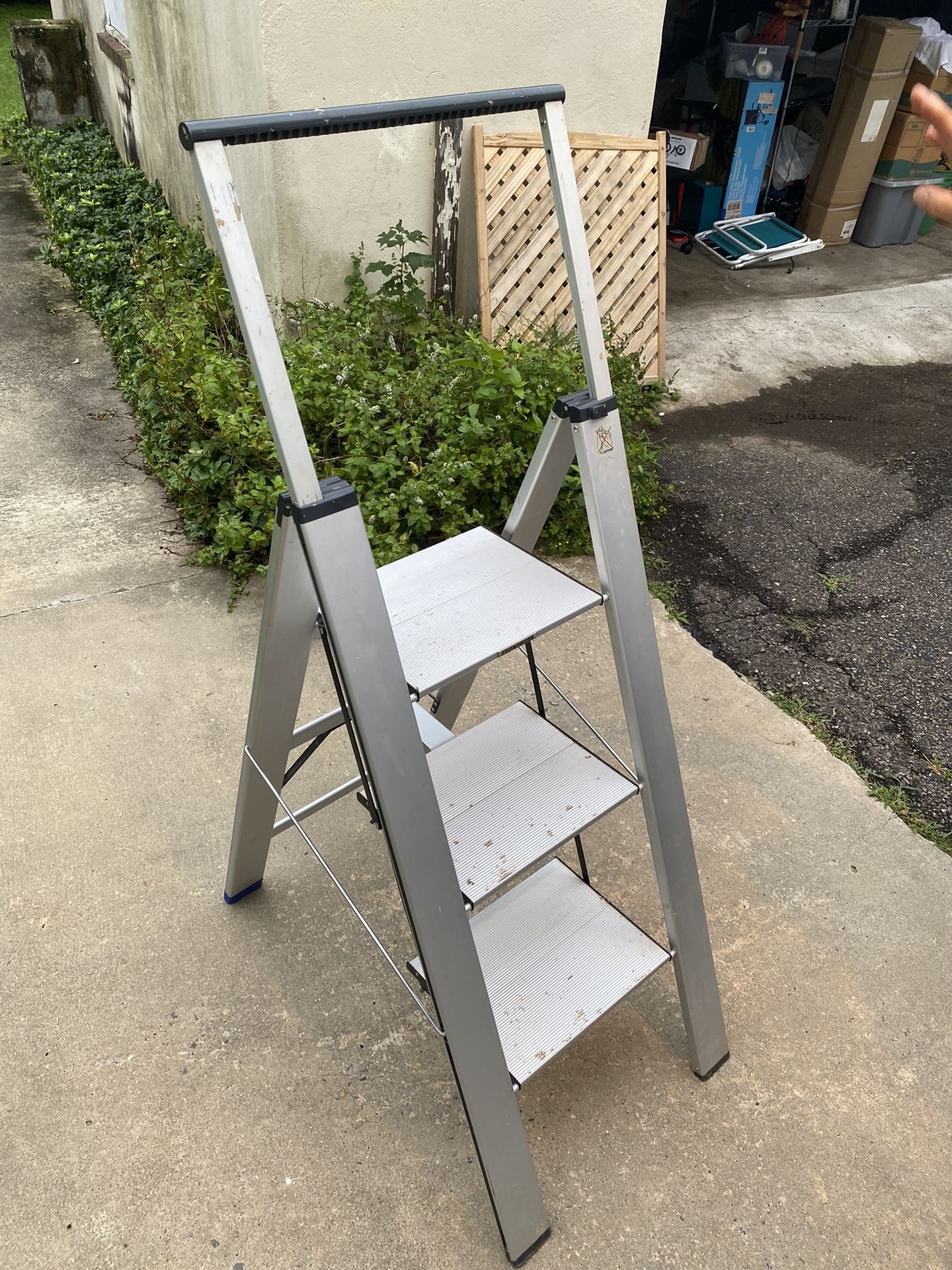 LADDER