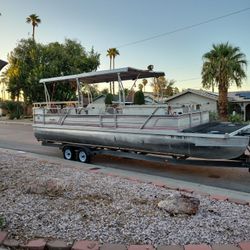 29ft Pontoon Boat With 90hp DFI Mercury 