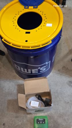Bait Bucket/Rechargeable Aerator Machine