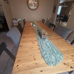 Large Pine Extendable Dining Table w/ 2 Leaves – Seats 6 to 10