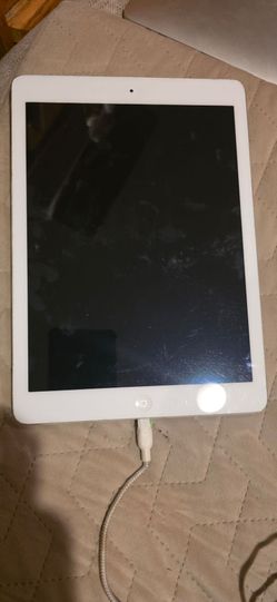 Apple iPad White with Home Button