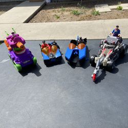 DC Action Figure Toy Play Set with Vehicles