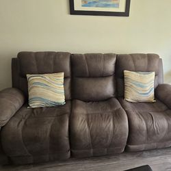 Couch With Mechanical Recliner