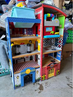Play house fire station