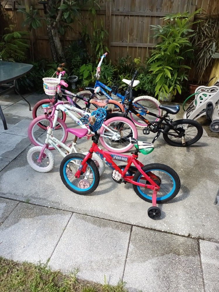 Bicycles Bundle 6 Bicycle For $50 Take All Good Condition They All Tires Hold Air Fine No Issue No Problem