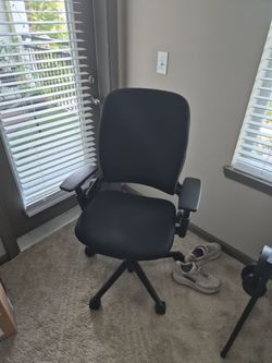 Steelcase Leap V2