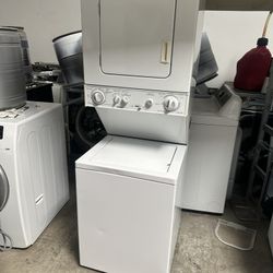 Kenmore Washer And Gas Dryer Stackable 120 Volts