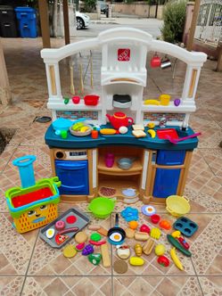 Kids kitchen... included everything toys