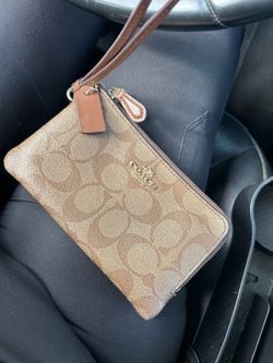 Wristlet