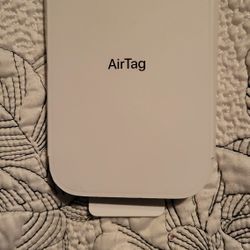 4 Apple Airtags