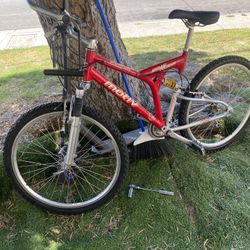 Motiv Mountain Bike 24 Speed Tires 26”