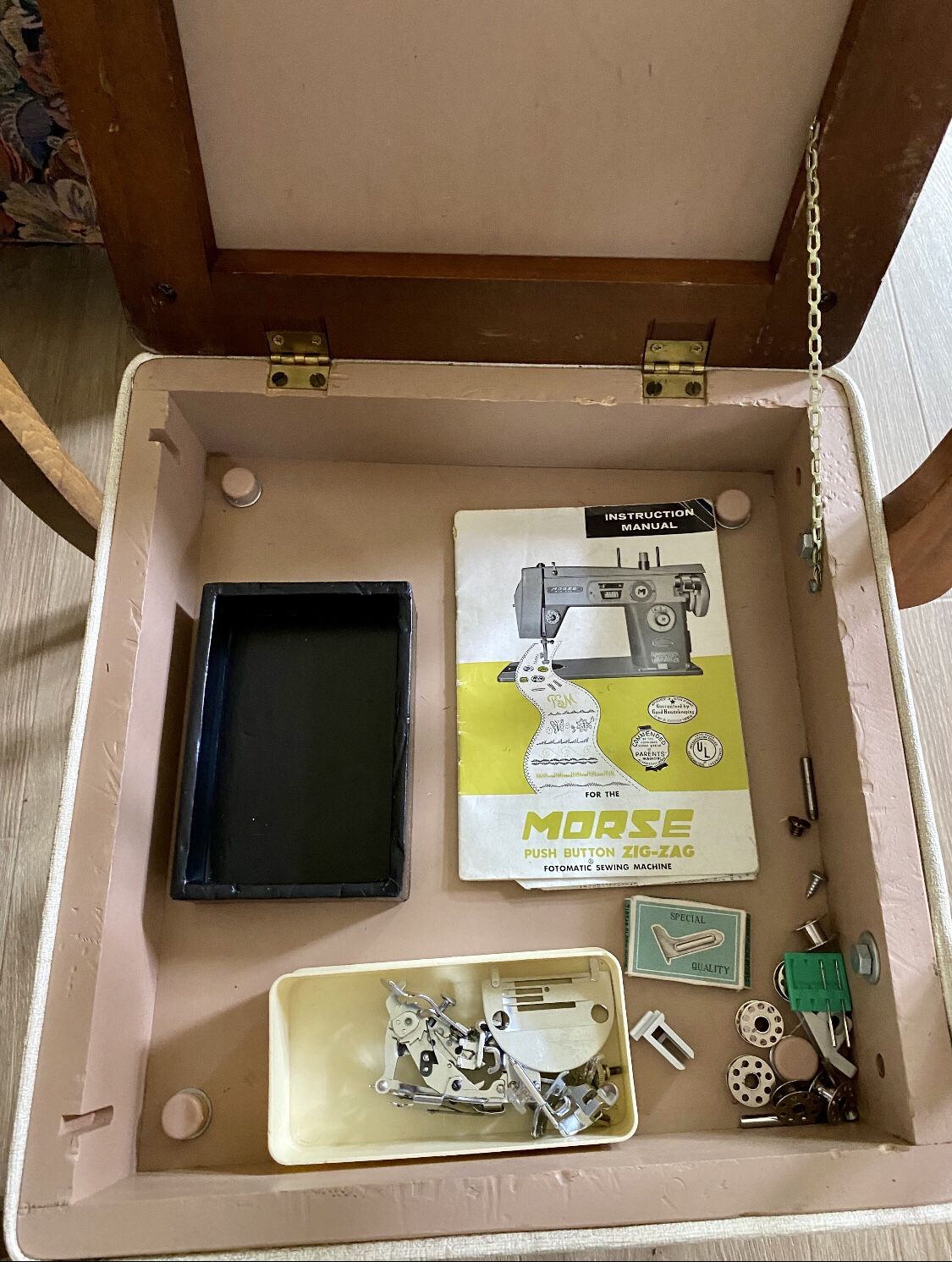 Morse Sewing Machine W/1950’s Table & Chair