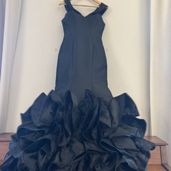 Camille La Vie Mermaid Evening Gown – A Showstopper!