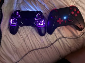 PS4 controllers