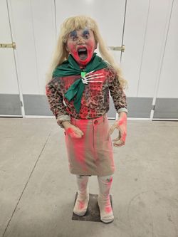 Abracadaver Productions Clown Girl Screamer Latex Foam Pro Halloween  Prop Used

See full video on the Rudos Epic Prop Youtube


https://offerup.com/r