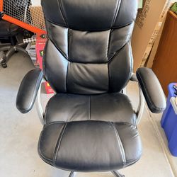 Office Chair – Comfortable & Sturdy – Great Condition