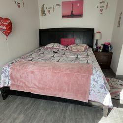 King size bed with mattress