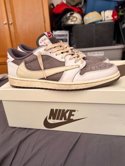 Travis Scott Jordan 1 low reverse mocha