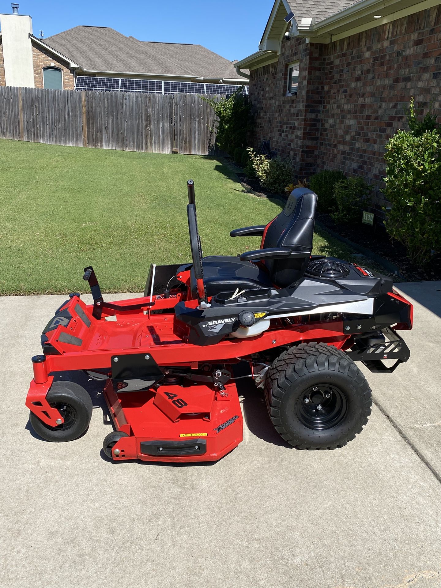 Zero-turn Riding Lawnmower 