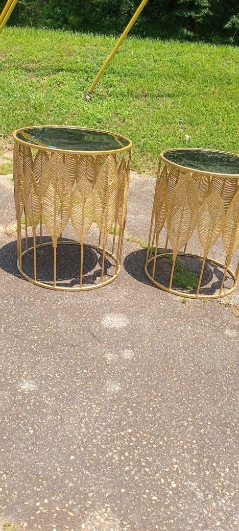 New Mirror Top Gold Leaf Base Very Detailed High Quality Nesting Tables