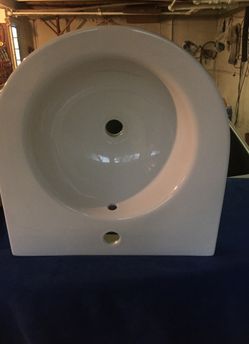 😉LACAVA WALL-MOUNTED WHITE SINK🤗!!! BRANDY NEW!!! WITH MOUNTING HARDWARE!