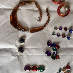 Retro Jewlery 