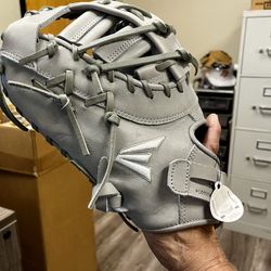 🥎Brand New -  Easton Pro Collection Fastpitch 1st Base 13" Left-Hand Throw Mitt - The Dugout