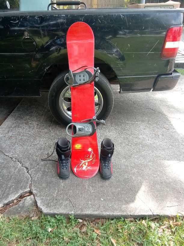 Snowboard With Boots Made By Rage It's A K2 Model Like Brand New