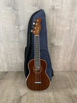 Fender Grace VanderWaal Signature Acoustic Electric Ukulele