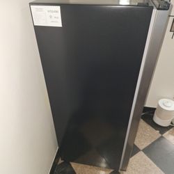 7.1 Cu Ft 200L CONVERTIBLE FREEZER/FRIDGE