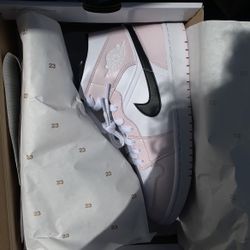 Jordan 1 Mid Barely Rose