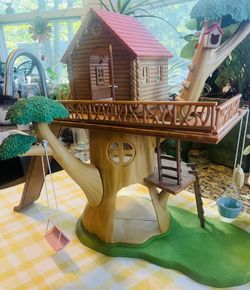 Sylvanian Families calico critters Lively tree House