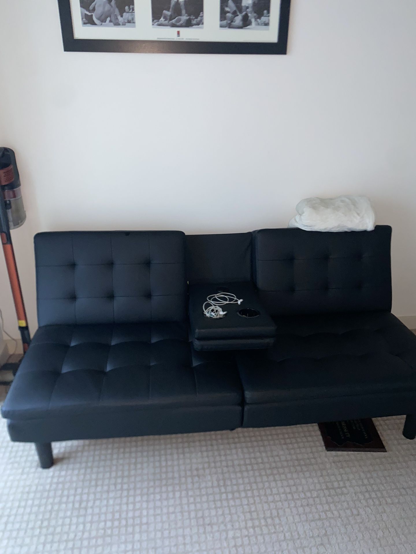 Black charger FUTON