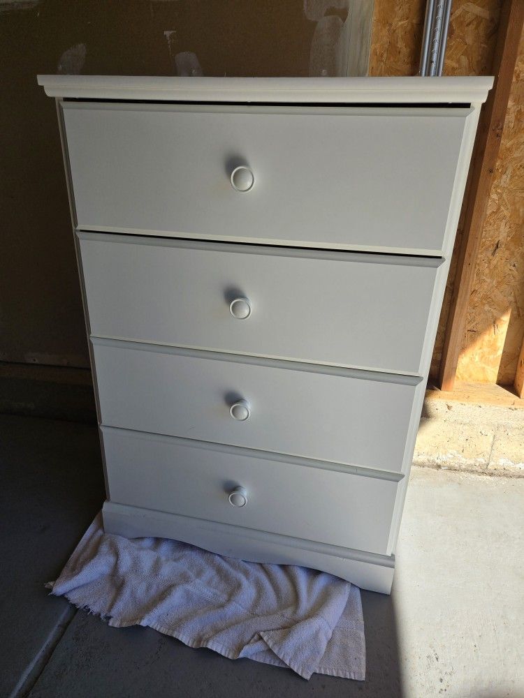 4 Drawer Dresser and cubicles