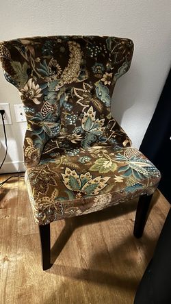 Pier 1 Boho Hourglass Accent Chair (Excellent Condition)