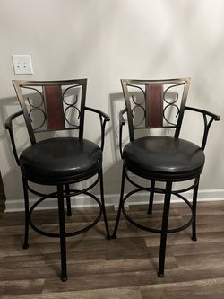 2 Bar Stools