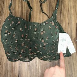 New Cropped Floral Green Shirt hollister 