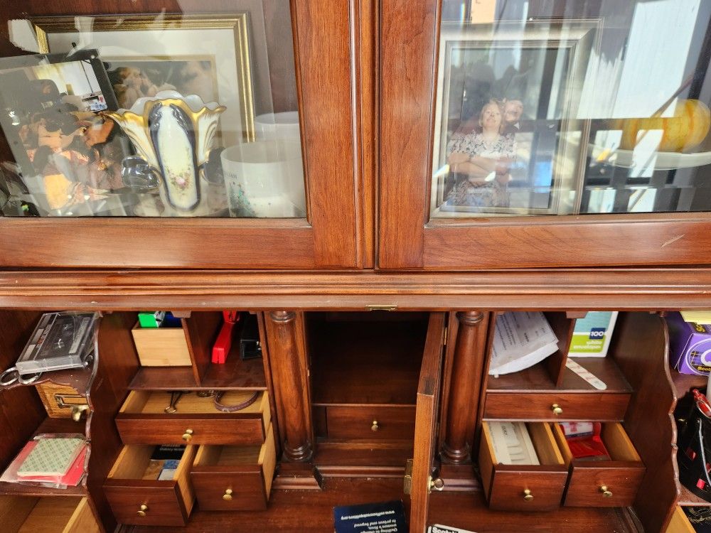 Srcretary/desk