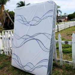 NEW QUEEN-SIZE MATTRESS AND BOX SPRING