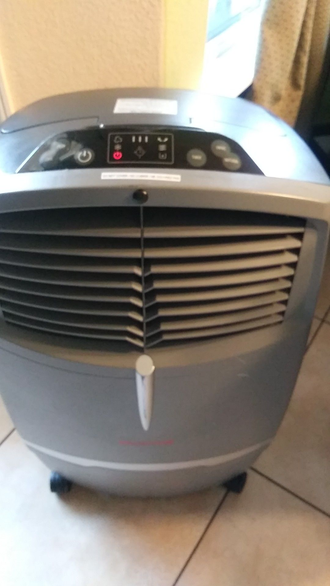 Honeywell portable AC unit gets very cold you can put ice and water