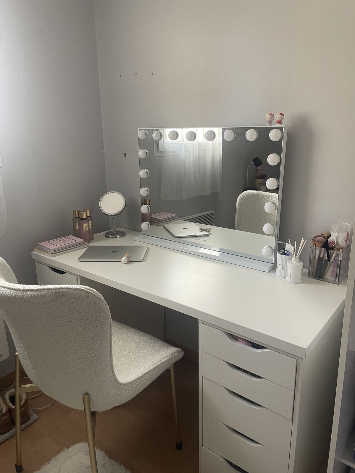 Glam Desks , Vanity ,